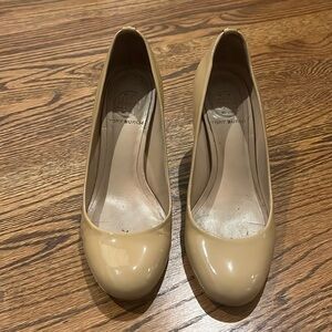 Tory Burch Nude Pumps, Size 6